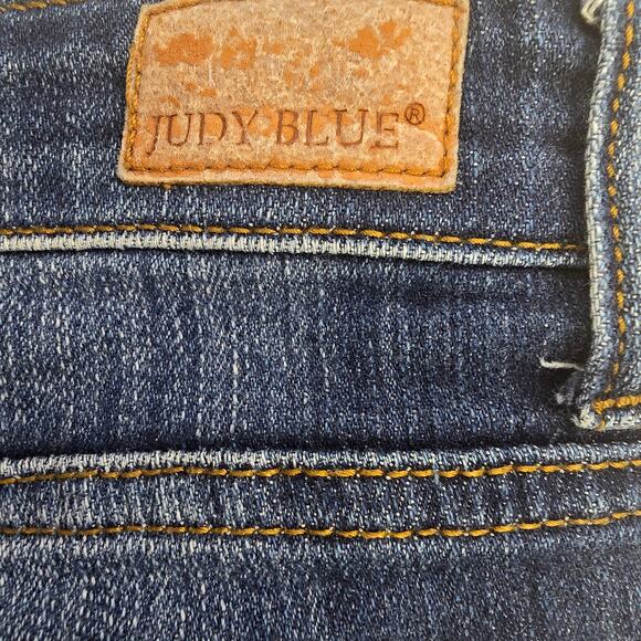 Judy Blue Women’s Skinny Fit Low Rise Distressed Raw Hem Jeans, Size 11/30 - Picture 9 of 9